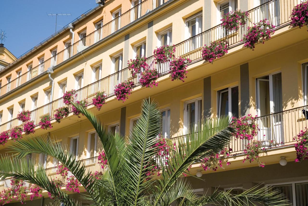Aparthotel Dom Zdrojowy Jelenia Góra Exterior foto